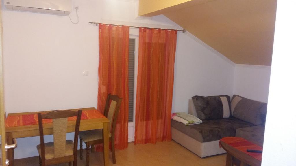 Apartments Ema Ivanica Eksteriør billede