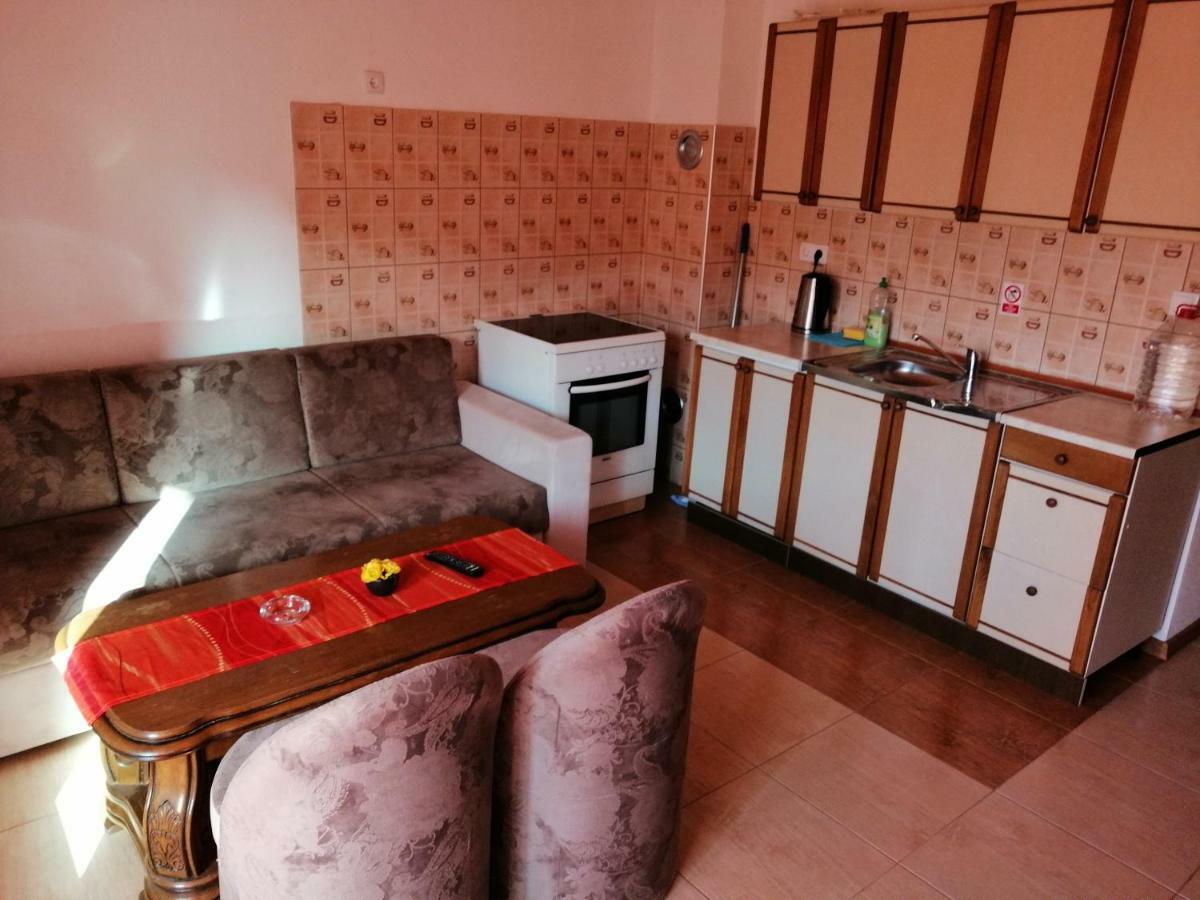 Apartments Ema Ivanica Eksteriør billede